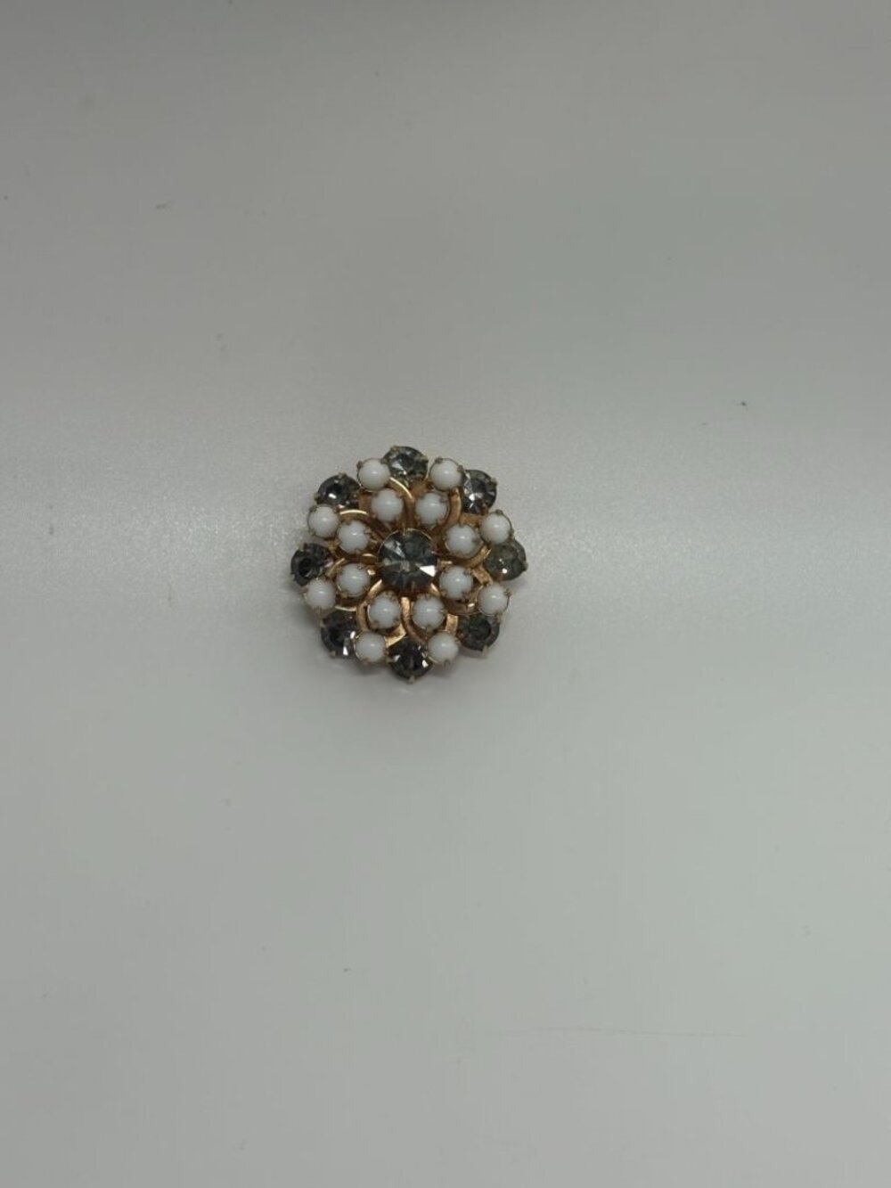 Gold/White Vintage Starburst Rhinestone 1950s/1960s Brooch Pin
